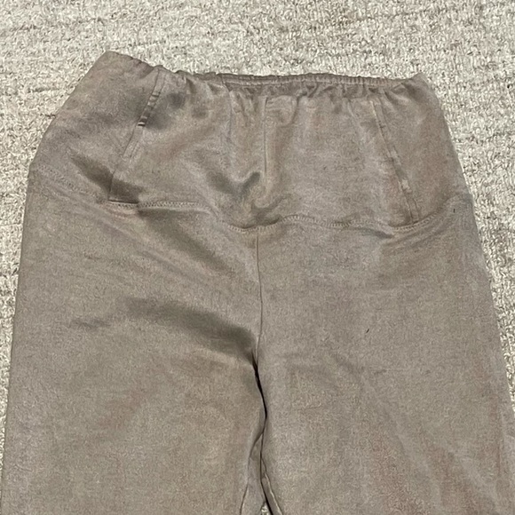 Aritzia Wilfred Free Daria pant in beige suede - Picture 3 of 8